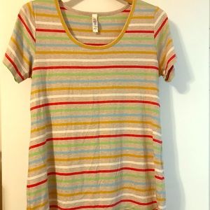 NWOT Small Lularoe Classic T